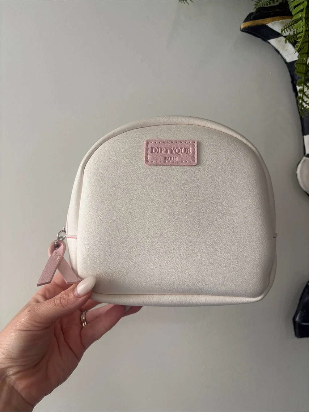 Diptyque Paris x Qatar Airways Limited Edition Think Pink Amenity Bag